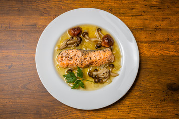 鮭のソテー　Butter saute of salmon