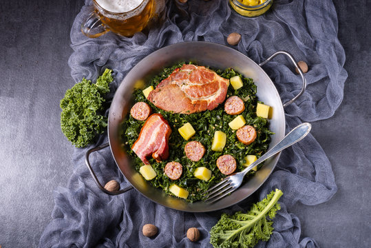 delicious kale Pan with pinkel and kassler