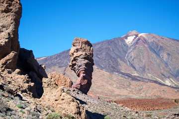 The Roque Cinchado is a rock formation, regarded as emblematic of the island of Tenerife (Canary Islands, Spain). It lies within the Teide National Park 
