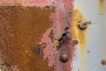 Strukturen in Farbe und Rost