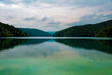Fototapeta na wymiar Turqoise Lake at Plitvicer Lakes, Croatia