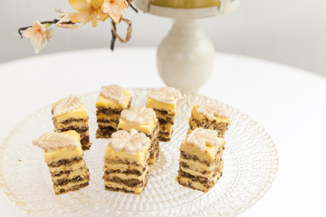 beautiful small wedding cakes