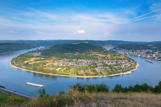View of bend in River Rhine, Boppard, Rhineland-Palatinate, Germany