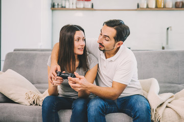 The husband and wife communicate