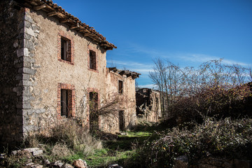 Fototapeta na wymiar abandoned old house in mountain village