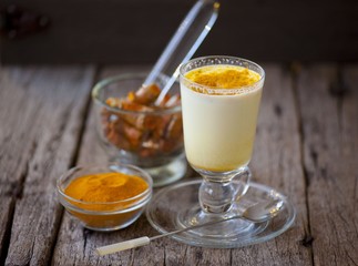 Turmeric with milk drinks good for beauty and health