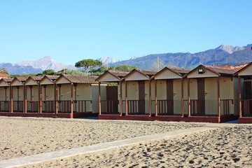 Fototapeta premium cabins on the sea used as locker rooms in the bathing establishments