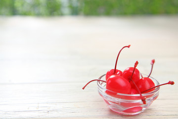 缶詰のサクランボ