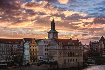 Obraz premium Prag bei Sonnenaufgang