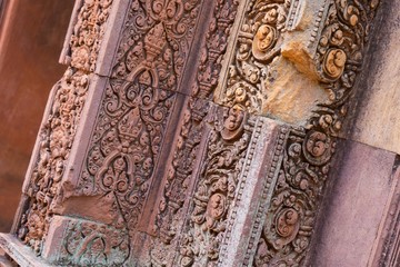 Fototapeta na wymiar beautiful carving of Banteay Srei temple