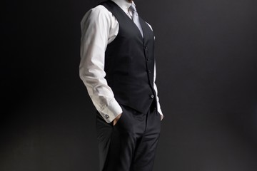 スーツ姿の男性