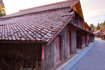 岡山県・吹屋ふるさと村、日本伝統染料、紅殻（ベンガラ）の里