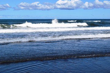 荒波（山形県庄内浜）