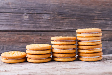 cookies with cream filling