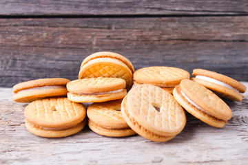 cookies with cream filling