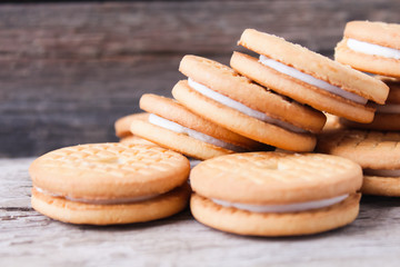 cookies with cream filling