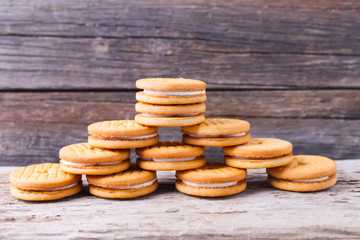cookies with cream filling