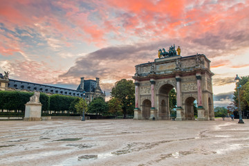 Obraz premium Arc de Triomphe du Carrousel at Sunset
