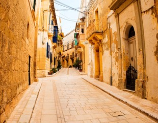 Fototapeta na wymiar Ancient streets on Malta