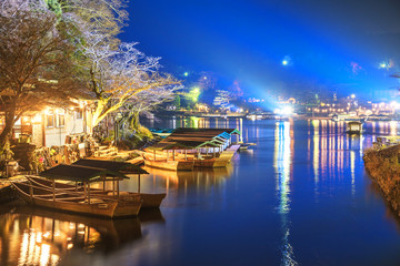嵐山花灯路　渡月小橋の風景