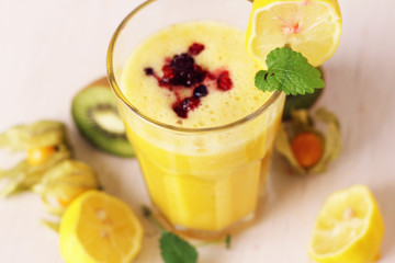 Smoothie gelb Getränk