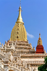 Fototapeta premium Bagan, détail du stupa du temple Ananda Paya