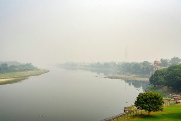 Naklejka premium View of Yamuna River behind the Taj Mahal in Agra, India