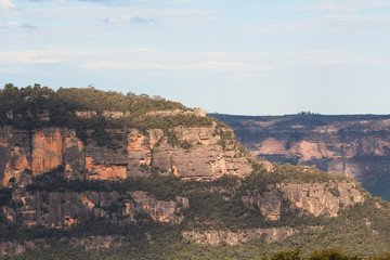 Close view of a mountain range in the Blue Mountains from the lookout of the Three Sisters near Sydney (Sydney, New South Wales, Australia)