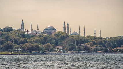 Naklejka premium Muzeum Hagia Sophia w Stambule i Bosforze