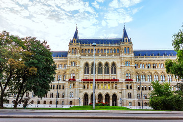 Fototapeta na wymiar Vienna City Hall, view from Florianipark, Austria