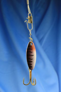 Spoon type fishing lure