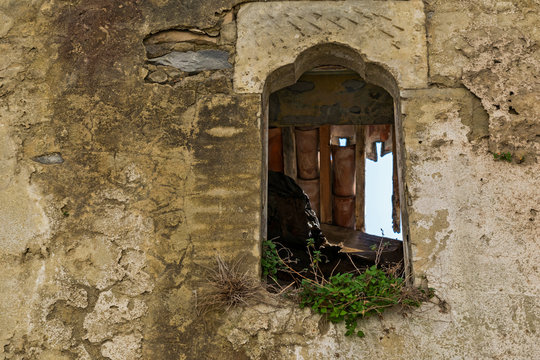 Vieux b&acirc;timent d&eacute;labr&eacute;