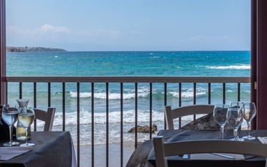 Restaurant au bord de la plage de sicile