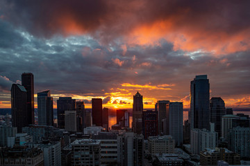 Sunset over downtown of Seattle, WA - obrazy, fototapety, plakaty