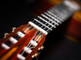 Fototapeta premium Gitarrenkopf mit Unschärfeverlauf