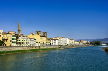 Fototapeta na wymiar Quay of the Arno River in Florence
