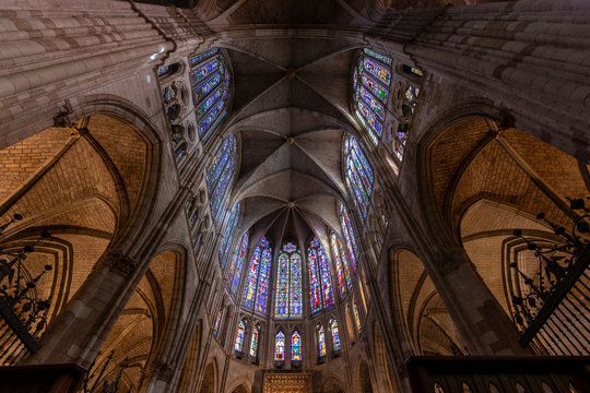 Detalle de los techos de la catedral de Le&oacute;n y sus vidrieras
