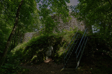Die Burg Alt-Schauenburg bei Frenkendorf