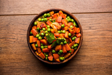 Carrot green peas sabzi / Gajar Mutter sabji