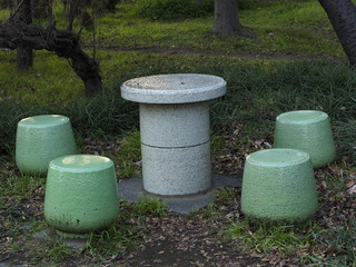 Naklejka premium table and chairs in the park