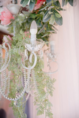 Chandelier with pendants decorated with flowers