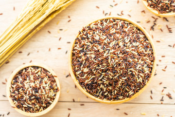 Raw rich brown in wooden bowl