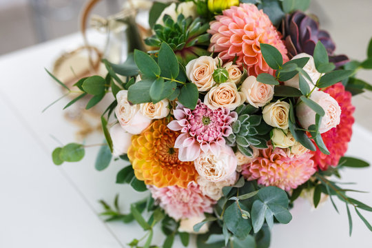 Fototapeta bright wedding bouquet of summer dahlias and roses