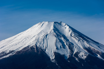 雪の富士山山頂
