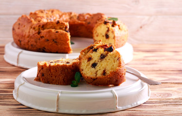 Date and nut orange ring cake