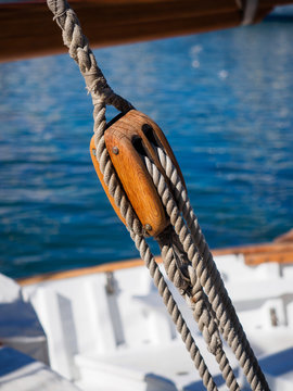 polea de madera de barco cl&aacute;sico