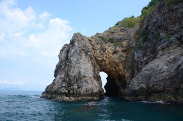 Fototapeta na wymiar Rock in the sea