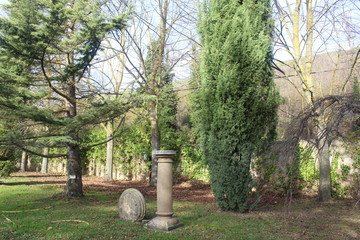 El Monasterio de Santa María de Bujedo de Candepajares,burgos,castilla y leon,españa,hermanos la salle,jardin