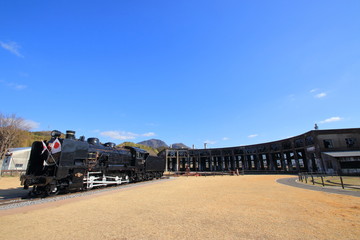 旧豊後森機関庫と蒸気機関車　大分県玖珠郡　日本