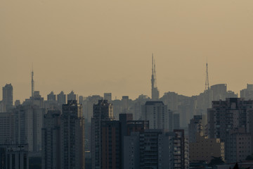 Névoa de Poluição sobre a cidade de São Paulo, Brasil